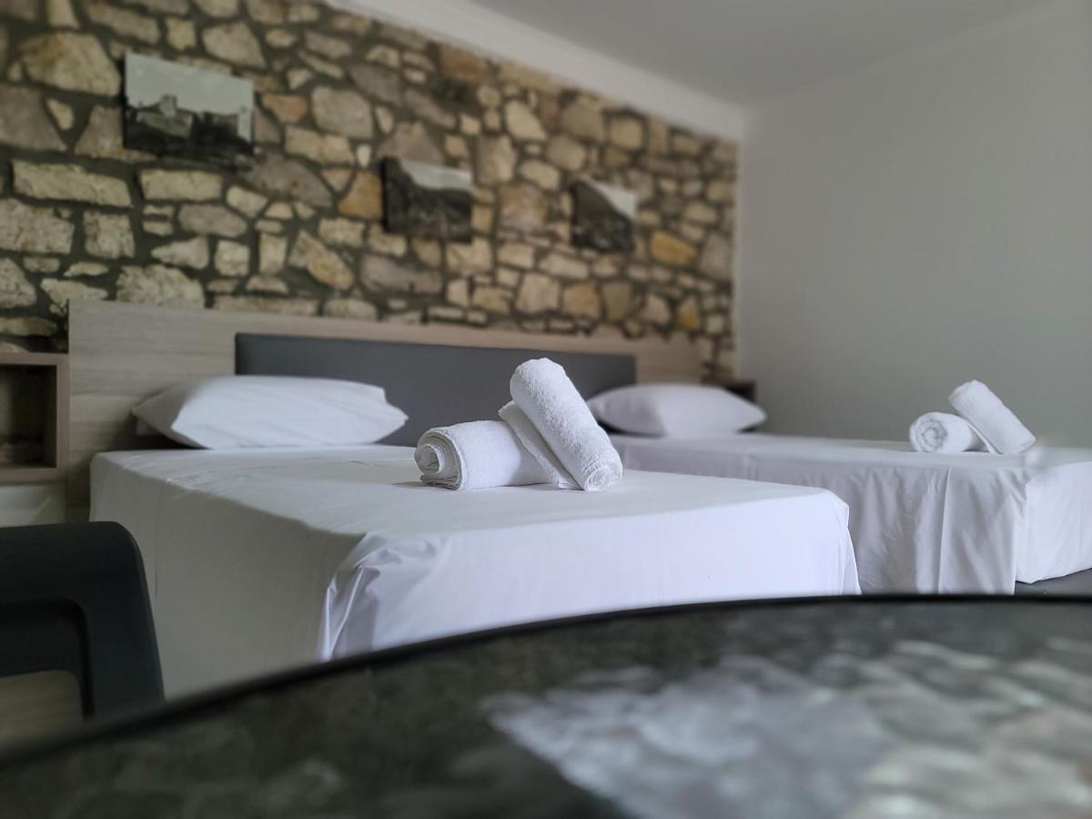 G&K Garden Hotel Berat Exterior foto